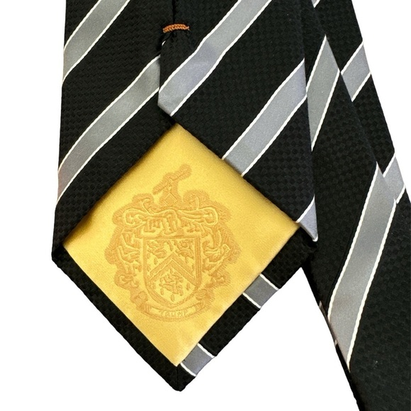 Donald J Trump Signature Collection Black and Gray Striped 100% Silk Tie - Picture 5 of 7